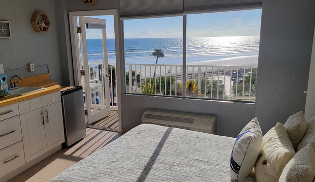 Beachside Condo with beautiful views