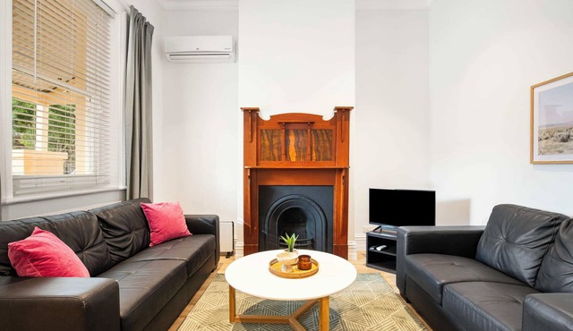 Beachside Cottage Glenelg Sth | Pets Welcome