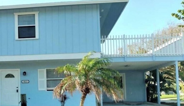 Beachside Cottage, Great Neighborhood, Pet Friendly, Parks/Sunsets