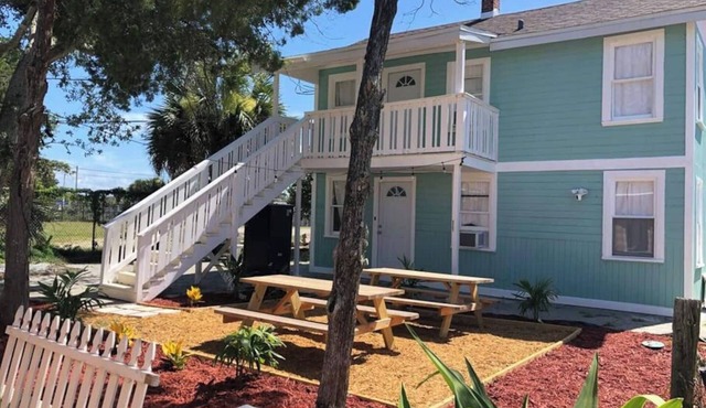 Beachside Cottage Walk 2Beach/Ocean Center PETS OK