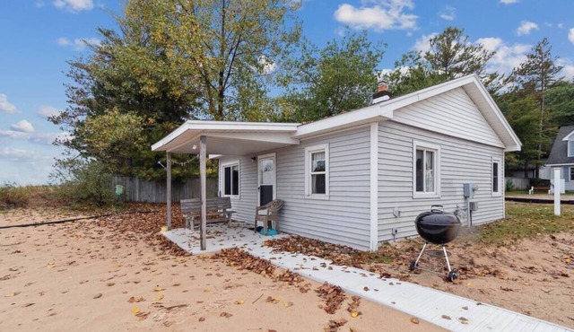 Beachside Cottages for Groups- Sleeps up to 40!