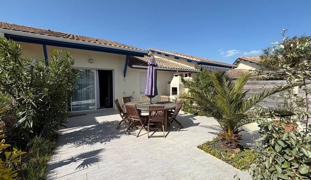 Beachside Duplex in a Quiet Area - Steps from Dunes & Shops - Parking & Cleaning Included