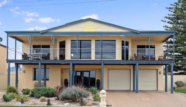 Beachside Escape on The Esplanade