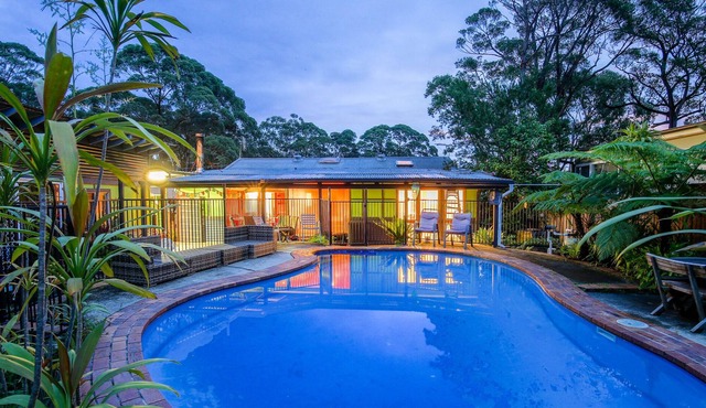 Beachside Family Home with Private Pool and BBQ