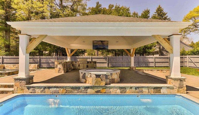 Beachside family POOLSPAOPEN20thAPril