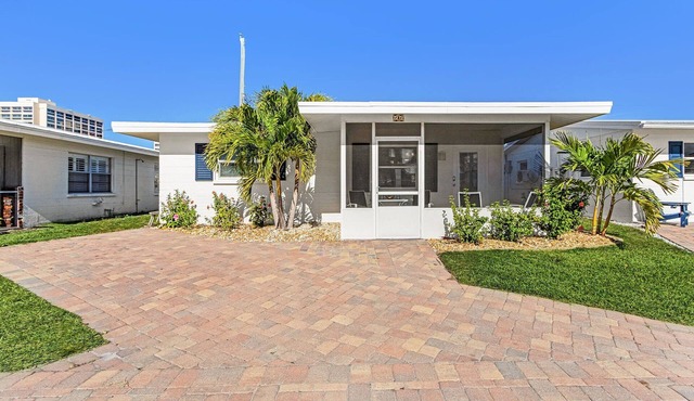 Beachside Fun & Family Comfort, Just Steps from the Sand – Aloha Kai #16 - Roelens