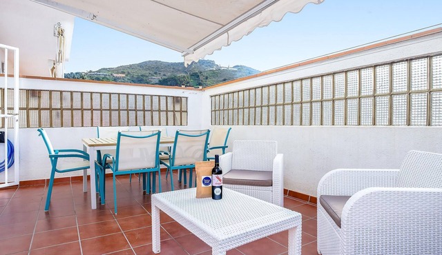 Beachside Ground Floor Apartment in Port de la Selva - Mountain Views, Terrace, WiFi, Parking