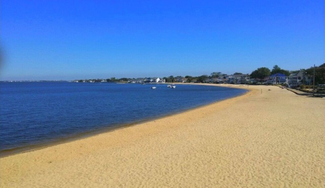 Beachside Gem in Ocean Gate, NJ ! Discover pure beach bliss in Dana’s Place!