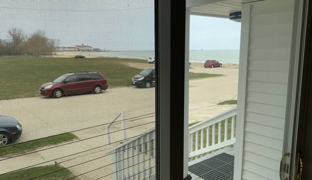 BEACHSIDE GETAWAY IN SHEBOYGAN