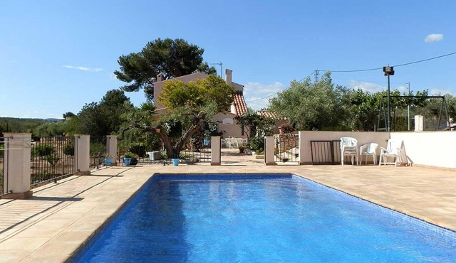 Beachside Haven: Private Pool, Pet-Friendly, Free WiFi, A/C Optional, Near Dog Beach
