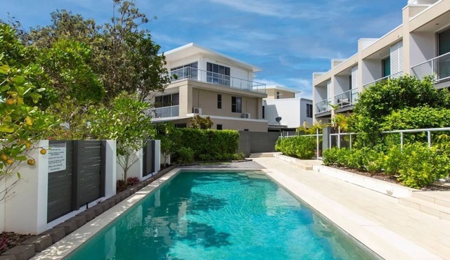 Beachside Haven Modern Townhouse with Pool