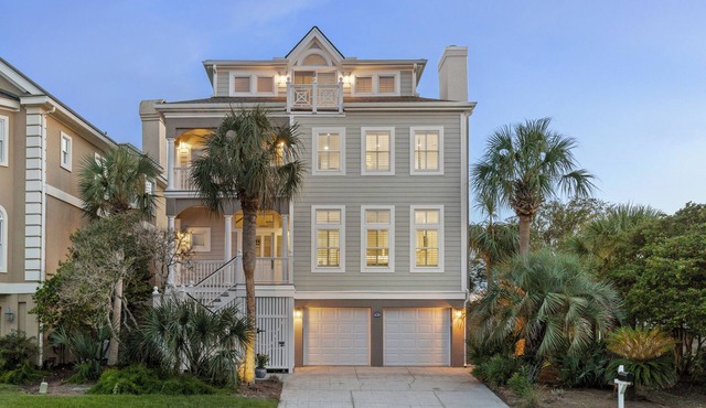 Beachside Home w/Ensuite Bedrooms & Balcony Views | Ocean Point Haven