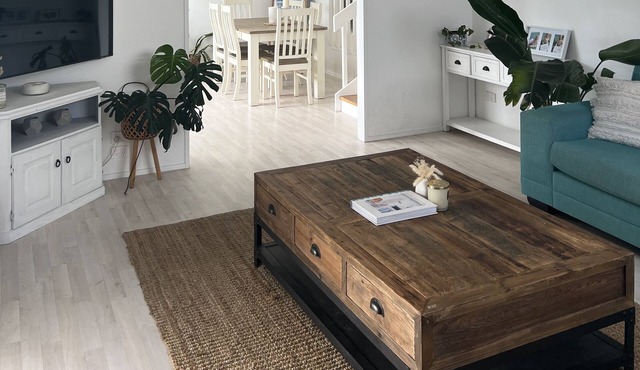 Beachside living - 2 min walk to Big Manly Beach!