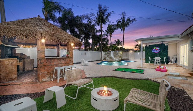 Beachside Luxe: Pool BBQ Spa