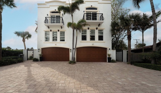 Beachside Luxury Private Townhome w/Pool, Elevator, Ocean and Marina Views