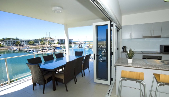 Beachside Magnetic Harbour