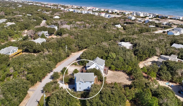 Beachside paradise with sundeck views & jetted tub - 365 yards to beach access