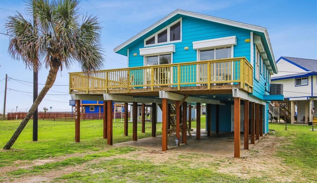 Beachside Pearl | Pet Friendly, Walk to the Sand