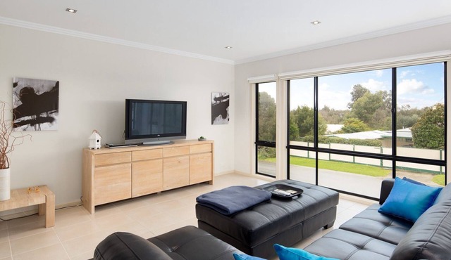 Beachside Retreat Cowes - short walk to the beach