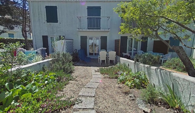 Beachside Studio with Garden - Sleeps 4, La Guérinière