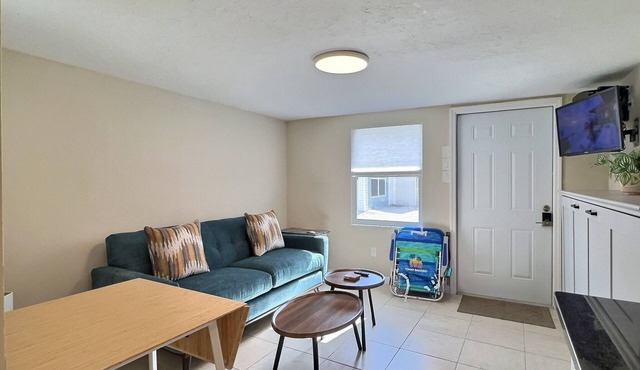 Beachside Studio Located Across from Main Beach and Half Mile to Village