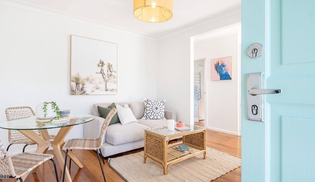 Beachside Vibes 2 min stroll to Parkdale Beach