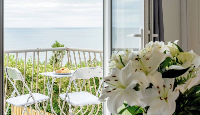 Beachside, West Yardley House - UK31200