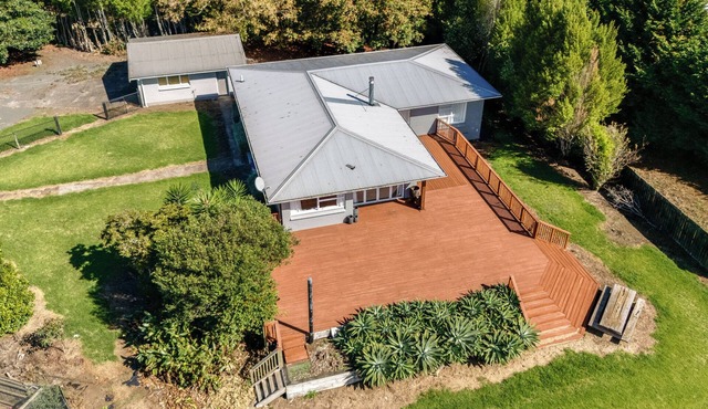 Beachview Bliss - Clarks Beach Holiday Home