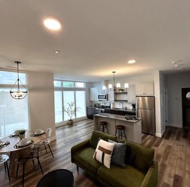 Beachview getaway at the New Carlyle 306 on the Main strip in Grand Bend