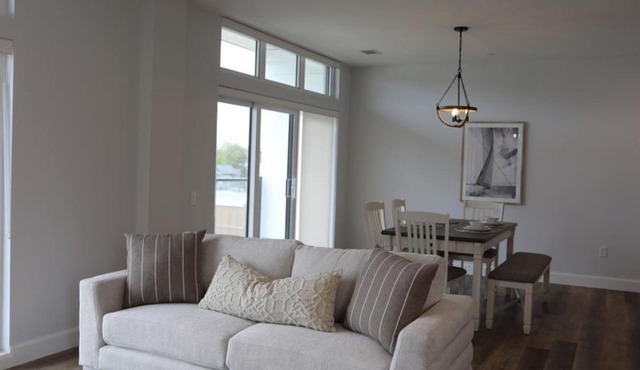 Beachview getaway at the New Carlyle 200 on the Main strip in Grand Bend