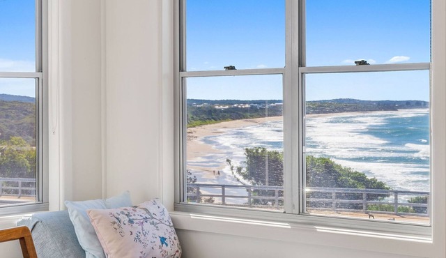 Beachview - Iconic Bonny Hills Retreat with Breathtaking Ocean Views