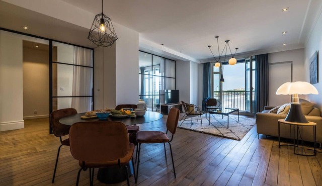 BEACHVIEW · KEYWEEK Beachfront Renovated Apartment with Parking in Biarritz