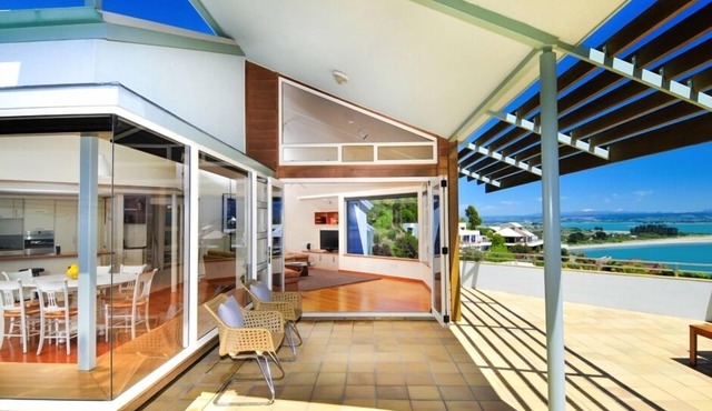 BeachViews - Architectural with Incredible views over the Beach & Tasman Bay!