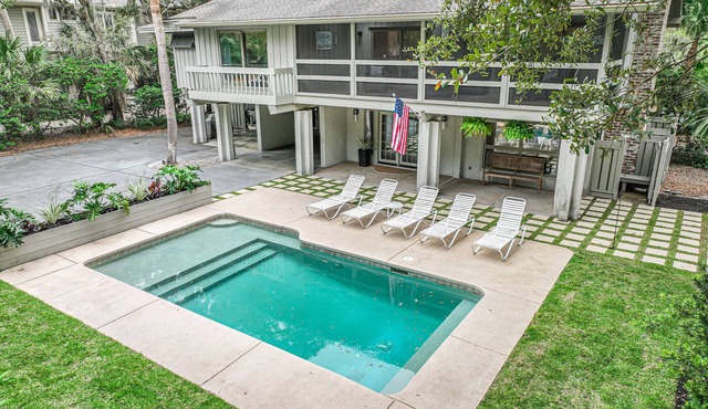 Beachwalk Cottage – Steps to Beach, Free Seasonal Pool Heat, Sleeps 10, 4 King Suites