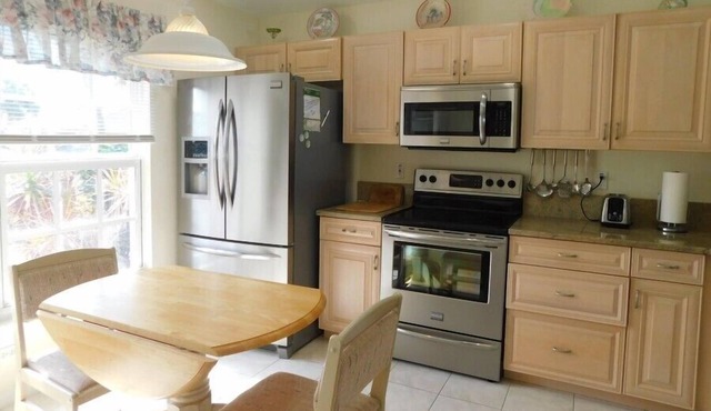 BeachWalk Isles 3/2 Pet Friendly Home