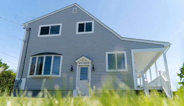 "BeachWalk" Unit 1 Just 300 Feet To The Beach!