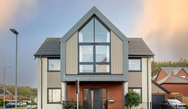 Beachwood Retreats, Brand New 5 Bed House, 15 minute walk to beach