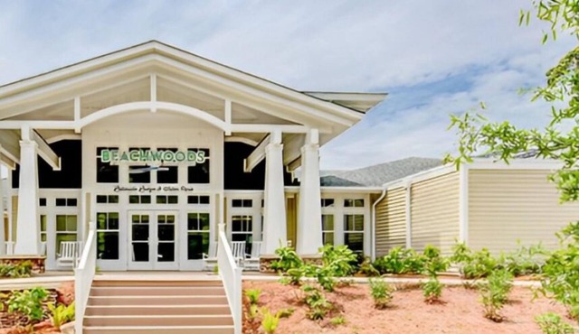 Beachwoods 4 bedroom w/open loft · Outer Banks adventure, 3 bedroom w/loft as 4th.