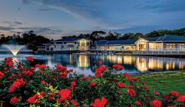 Beachwoods -- a premiere 4 season resort property 5 min. from the beach!