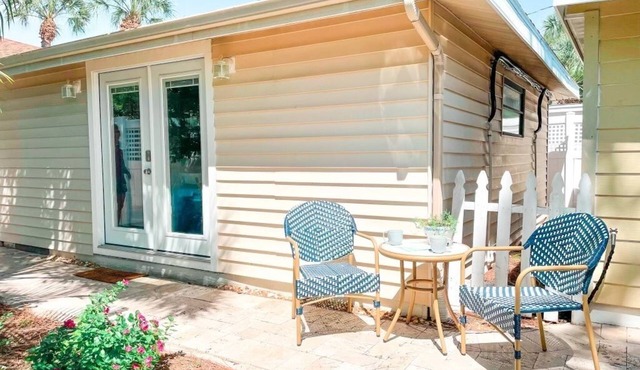 Beachy 1BDR/1BA: Walk to Beach, w/Parking!