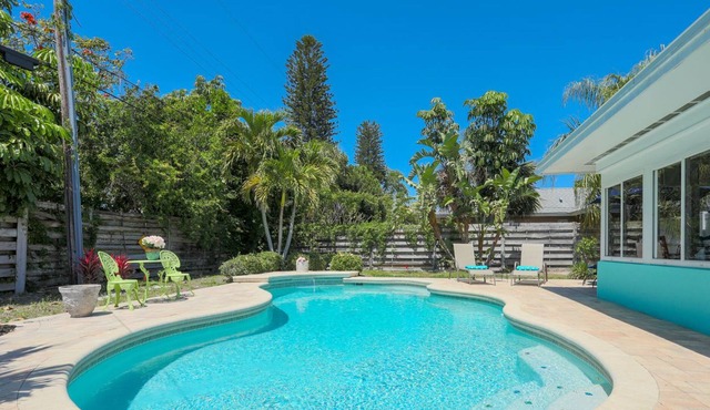 Beachy Amazing Pool Near Anna Maria Island Blue Heron