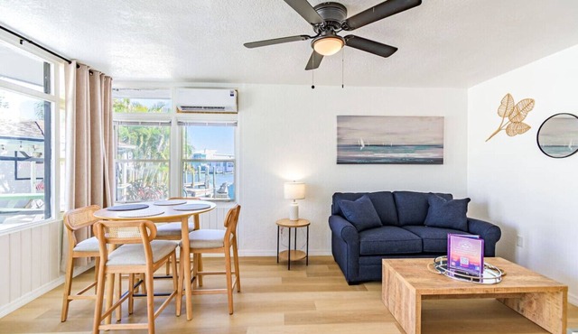 Beachy Bayfront Condo Walk to Beach