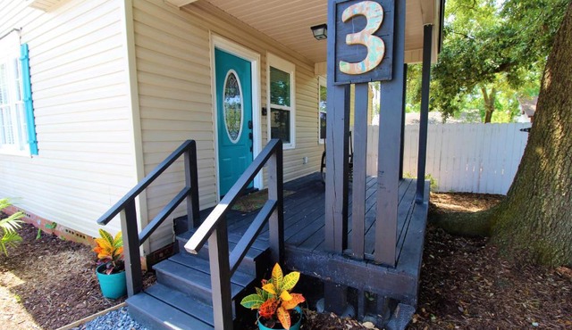 Beachy Bungalow for Family Fun! Walk to beach!