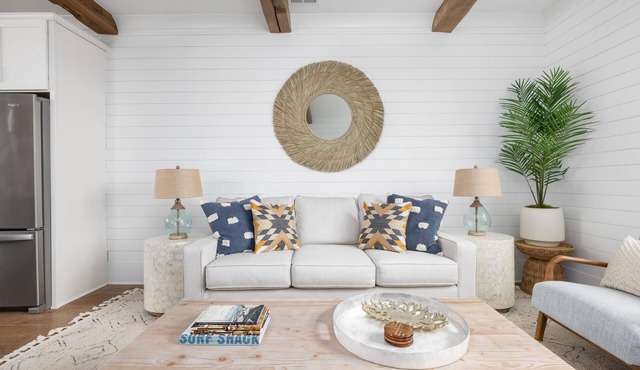 Beachy Family Getaway – 5 Mins to Sullivan's Island and Shem Creek