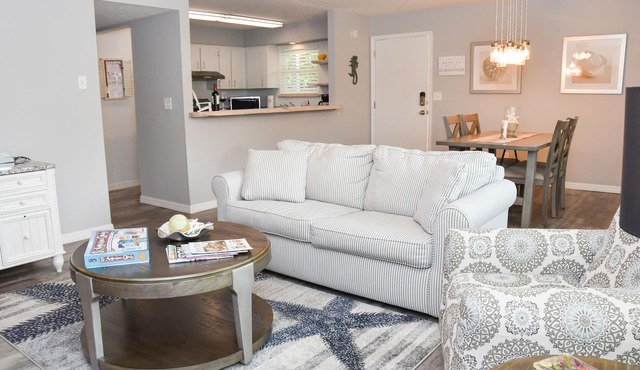 Beachy Getaway–Cozy, Clean & Equipped w/All Essentials! Relax, Enjoy & Refresh!