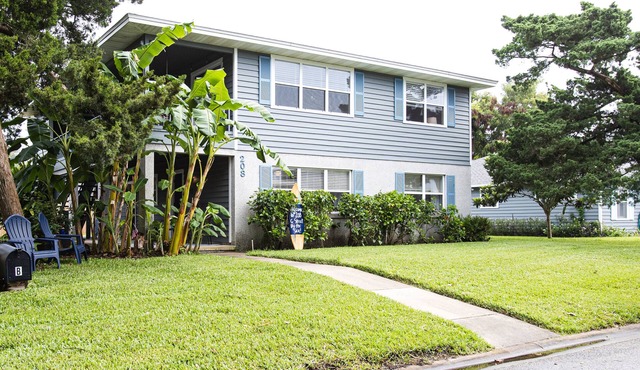 Beachy Getaway–Cozy, Clean & Equipped w/All Essentials! Relax, Enjoy & Refresh!