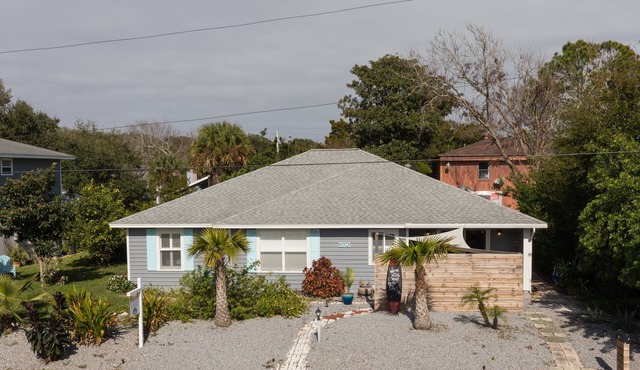 Beachy Getaway–Cozy, Clean & Equipped w/All Essentials! Relax, Enjoy & Refresh!