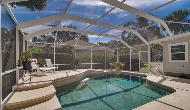 Beachy Tarpon Springs Retreat w/ Shared Pool!