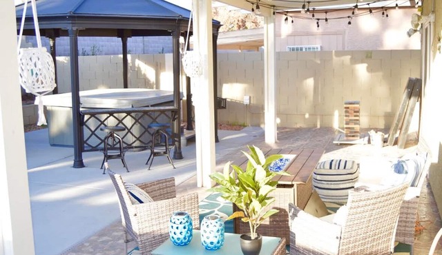 Beachy themed Home with Hot Tub & Fire Table