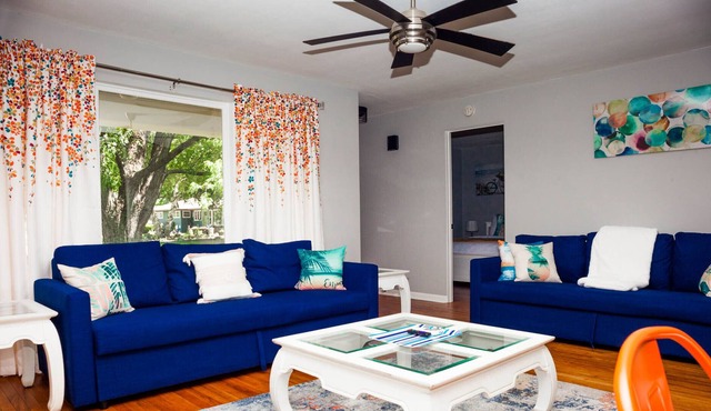 Beachy Vibes Sleeps 10 Near White Water Rapids